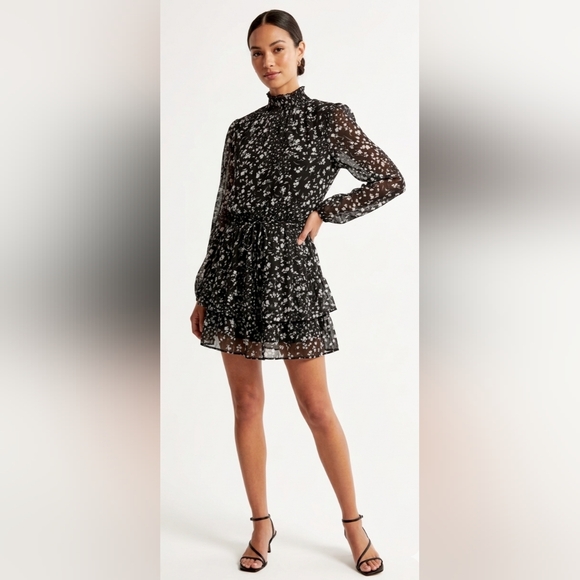 Aqua Dresses & Skirts - Aqua Black and White Floral Long Sleeve Dress size L